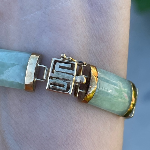 14k Gold & Jade Bracelet - Picture 6 of 9